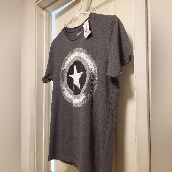 MARVEL Shirt/Medium/NEW - Picture 5 of 5